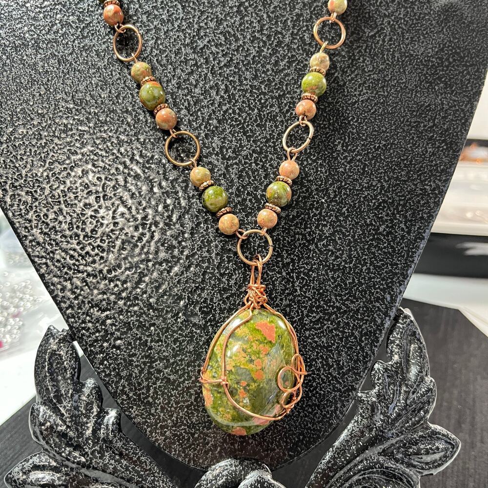 Unakite 1 1/2" Oval Cabochon Necklace & Earrings Copper Wire 20" green peach - Picture 2 of 5